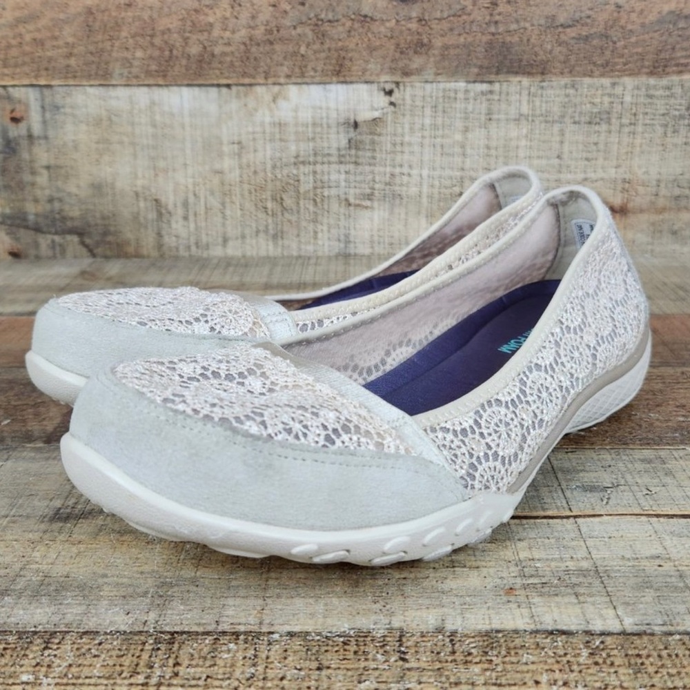 Skechers Pretty Factor Women Sz8 Lace Shoe Relaxed Fit Breathe Easy FIT LIKE 7.5